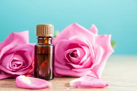 تصویر 2 از گلاب دو آتیشه مشکین با عصاره غلیظ و عطر ماندگار گل های ناب